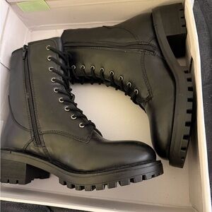 NWT box Steve Madden Rucker Combat Boots in Black leather size 6.5